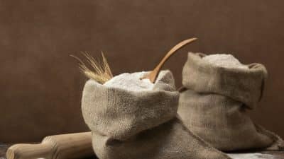 Ilustrasi tepung terigu serbaguna (cr. freepik.com)